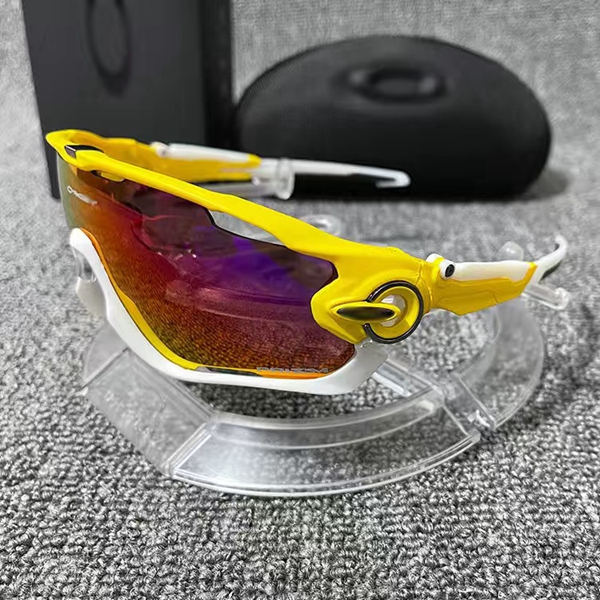 オークリー正面デザイン